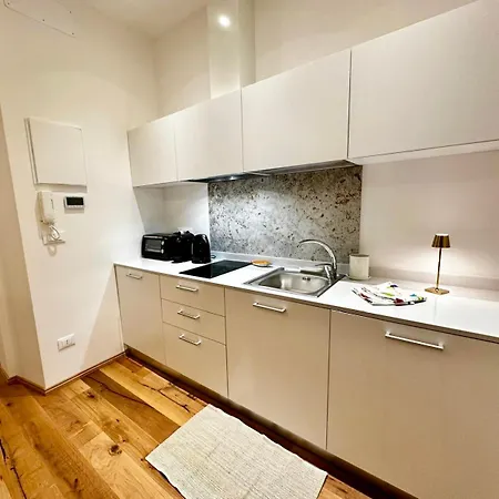 Aqua Riva Apartment